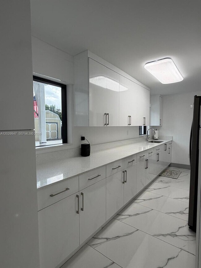 Building Photo - 5350 NW 174th Dr