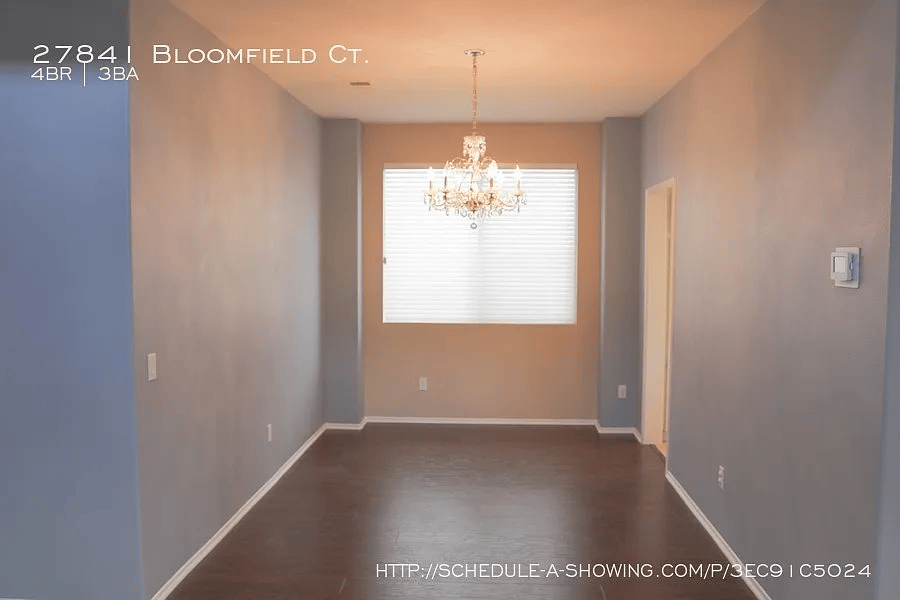 Dedicated Dining-access to kitchen - 27841 Bloomfield Ct