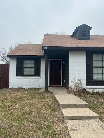 Building Photo - 9451 Gonzales Dr
