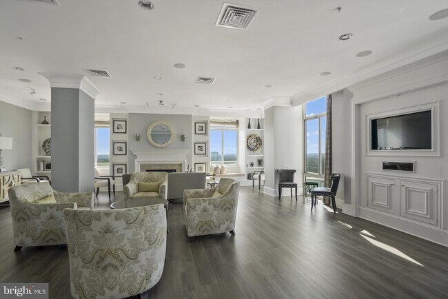 Building Photo - 851 N Glebe Rd