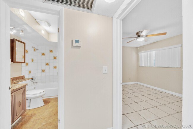 Building Photo - 221 NW 43rd Pl