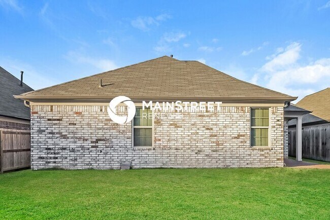 Building Photo - 4 Bedroom Pet-Friendly Home in CORDOVA, TN...