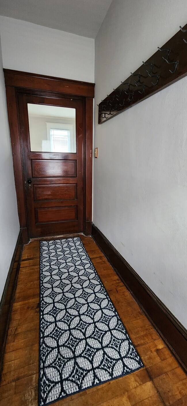 Building Photo - 2529 N Fratney St