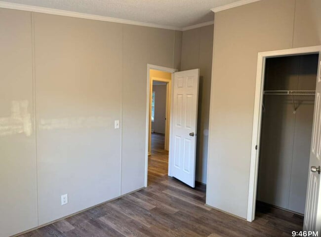 Building Photo - 379 Brookside Dr