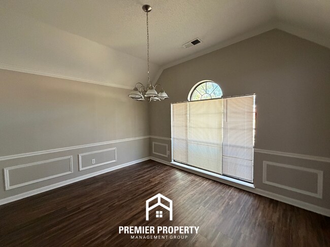 Building Photo - 6351 Oak Walk Ln