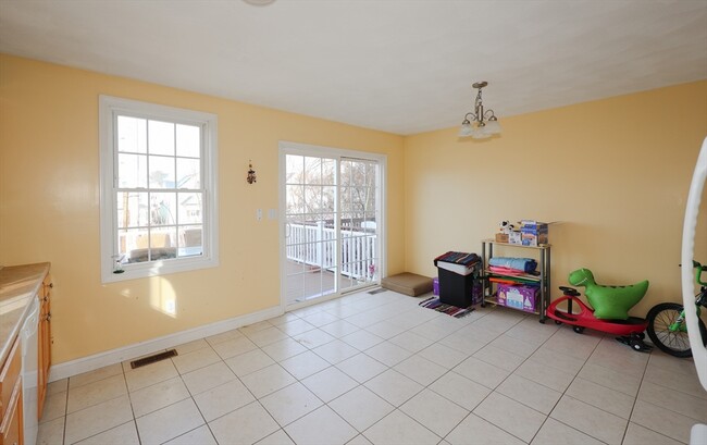 Building Photo - 117 Manchester St