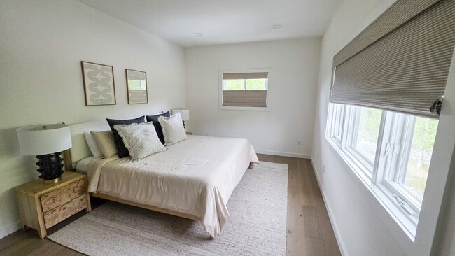 Building Photo - Fully Remodeled 4 bedroom Home in Hamilton...