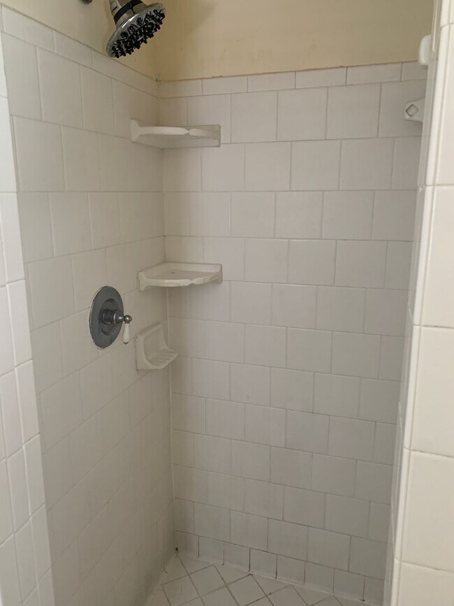 Building Photo - Kensington Park