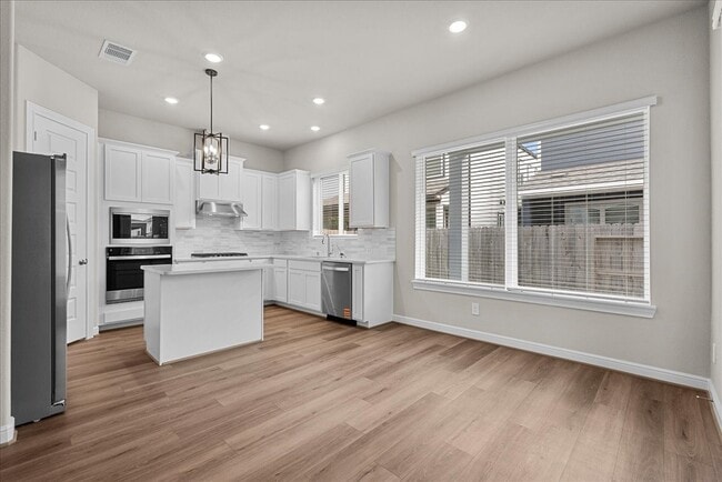 Building Photo - 700 Topwater Trl