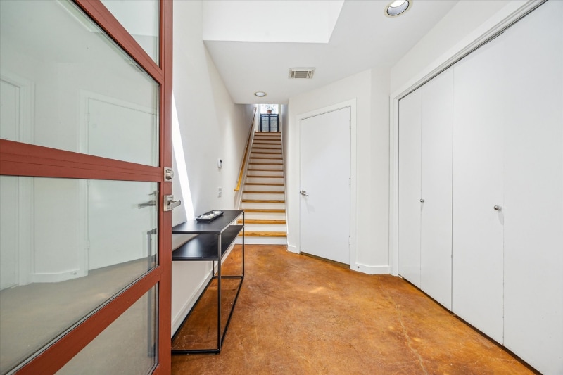 Building Photo - 2720 La Branch St