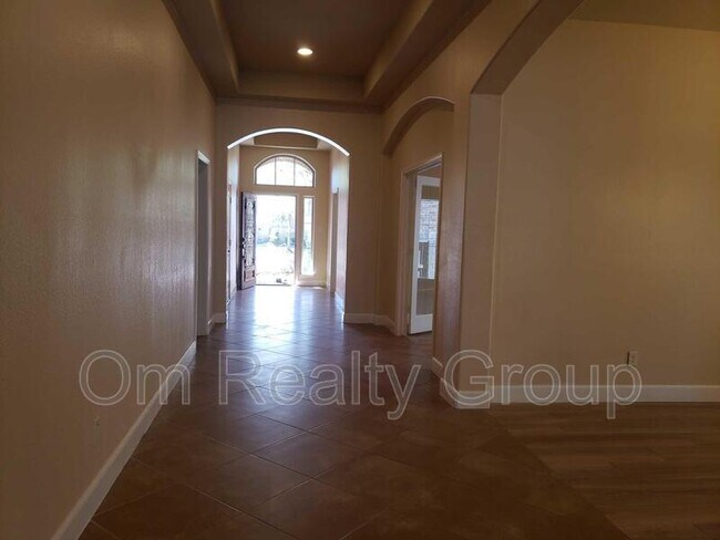 Building Photo - 5927 Bristol Path Ln