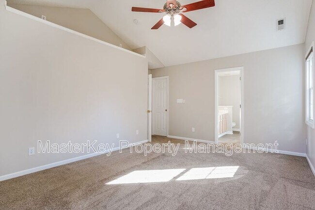 Building Photo - 105 Grandtree Ct