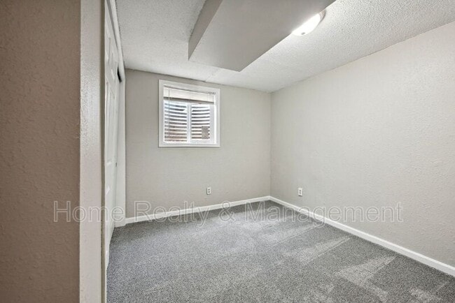 Building Photo - 10444 Hoyt Ct