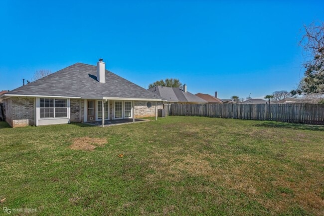 Building Photo - Beautiful South Bossier Southgate Estates ...