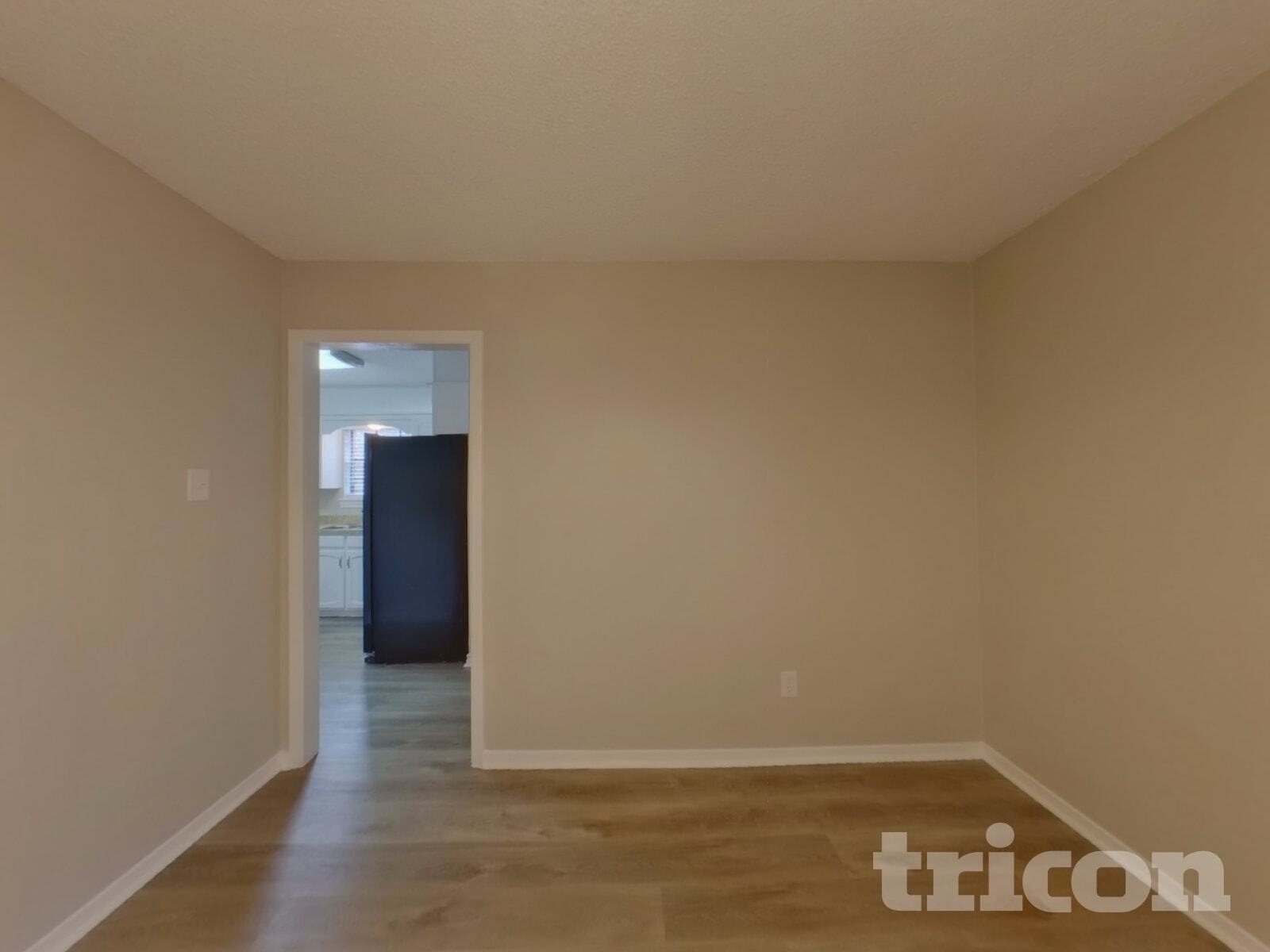 Building Photo - 1020 Almond Dr