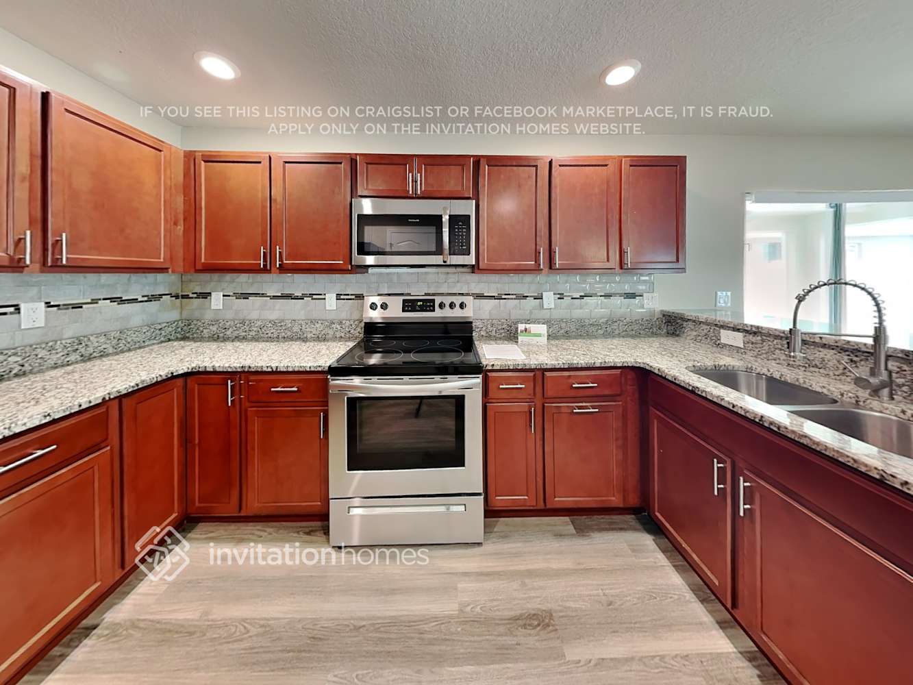Building Photo - 10732 Southern Forest Dr