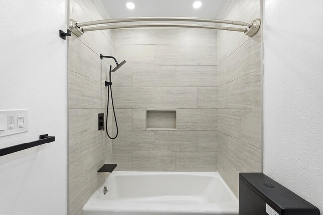 Building Photo - 2406 Aviation Blvd