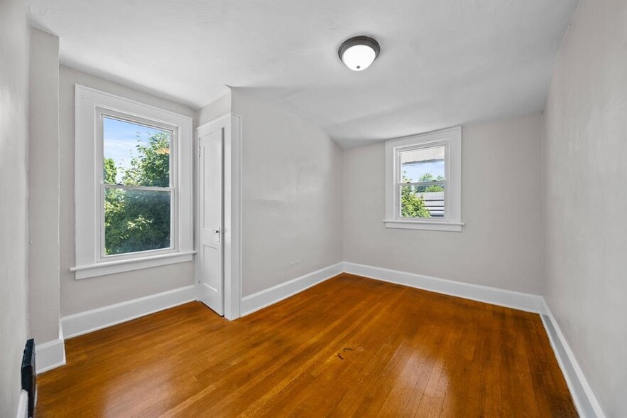 Building Photo - 3125 East Ave