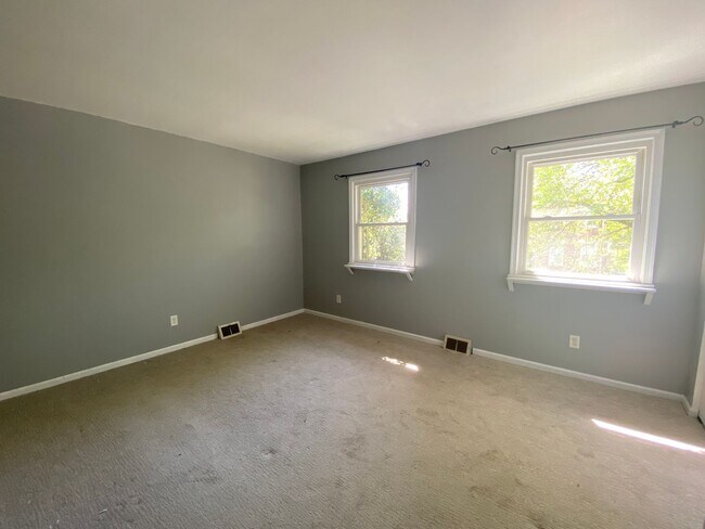 Building Photo - Charming 2 BR / 1.5 Townhome in Lancaster City Coming Soon