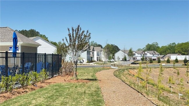 Building Photo - 61 Biltmore Pl