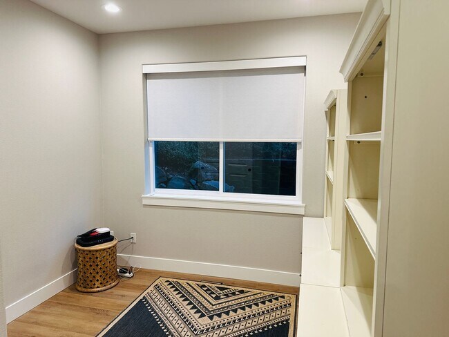 Building Photo - Gorgeous Custom Camas Home