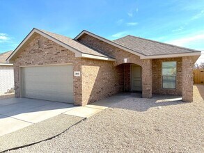 Building Photo - 2043 Is The One For Me!!!-3/2 in Willowbend!