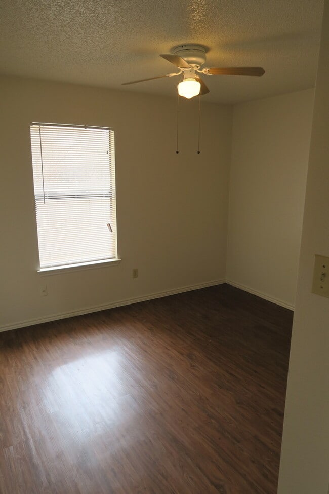 Building Photo - GREAT ROUND ROCK LOCATION