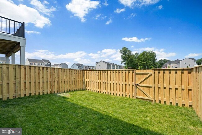 Building Photo - 114 Galaxy Pl