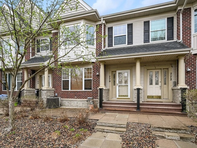 Building Photo - 770 Wisconsin Ave N