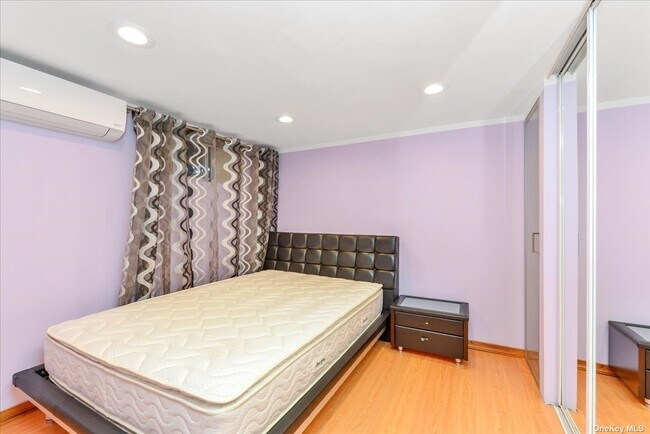 Building Photo - 70-21-70174 174th St