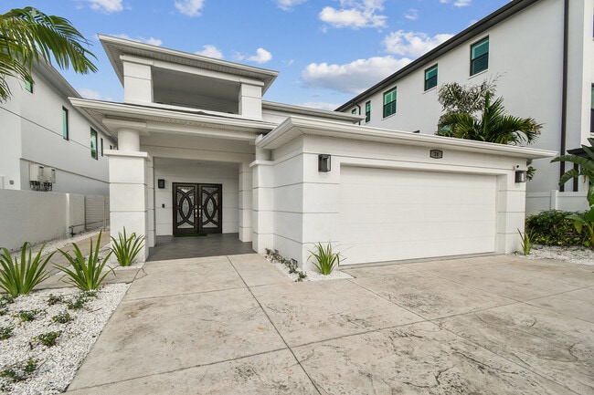 Building Photo - 24 Adalia Ave
