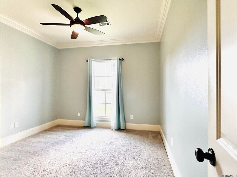 Building Photo - 747 Portula Ave