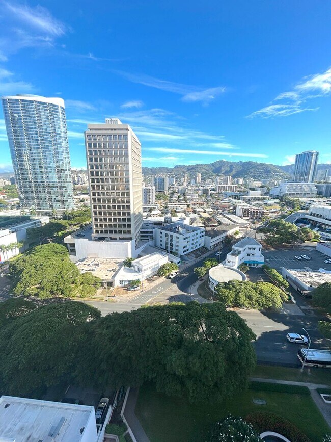 Building Photo - Large 19th Floor Unit with Ocean, City, Mo...