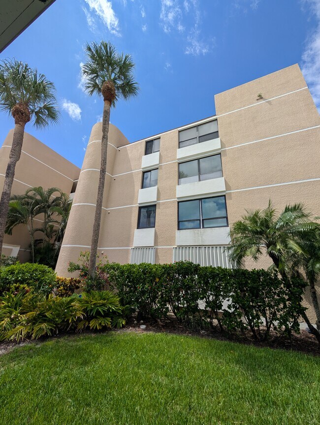 Building Photo - 3462 NE Causeway Blvd