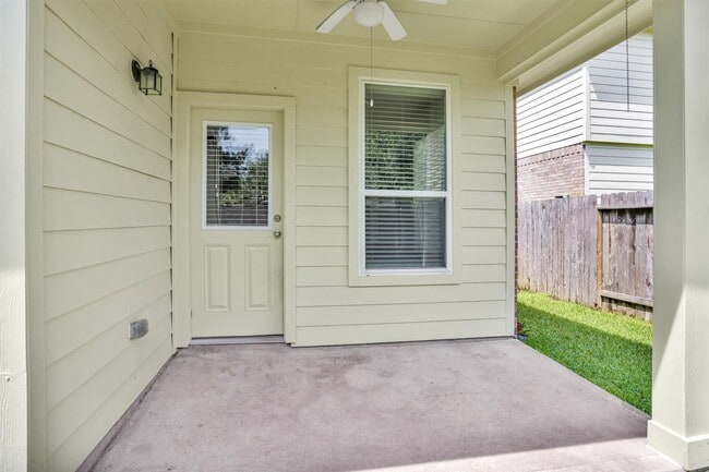 Building Photo - 24734 Colonial Maple Dr