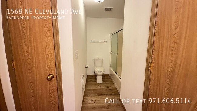 Building Photo - 1568 NE Cleveland Ave