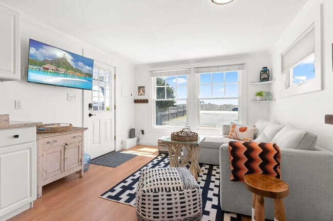 Building Photo - 1611 NH-1A