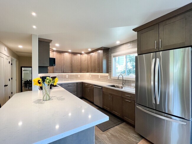 Building Photo - Beautiful Single-Level Home Located in the...