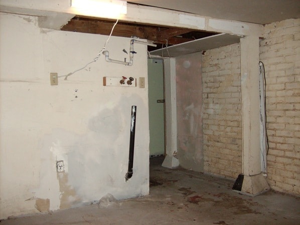 Building Photo - Well kept house near downtown Eugene with yard care included