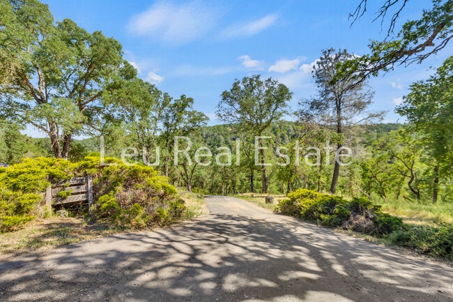 Building Photo - 6811 Beaver Pond Rd