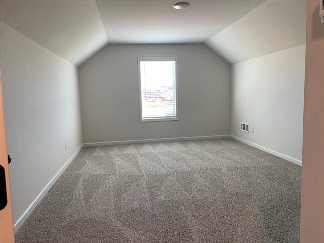 Building Photo - 755 Rodeo Dr