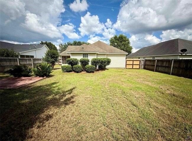 Building Photo - 448 Falkirk Dr
