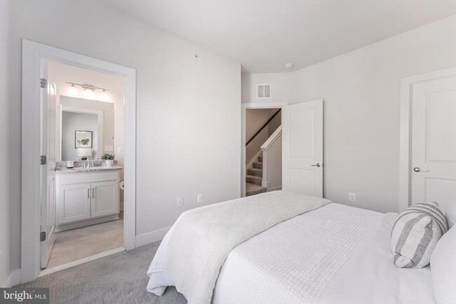 Building Photo - 12742 Verdant Wy