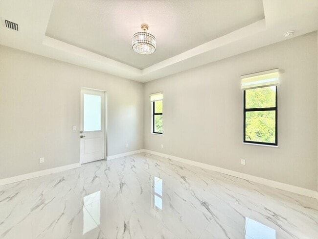 Building Photo - 20 Coxswain Dr