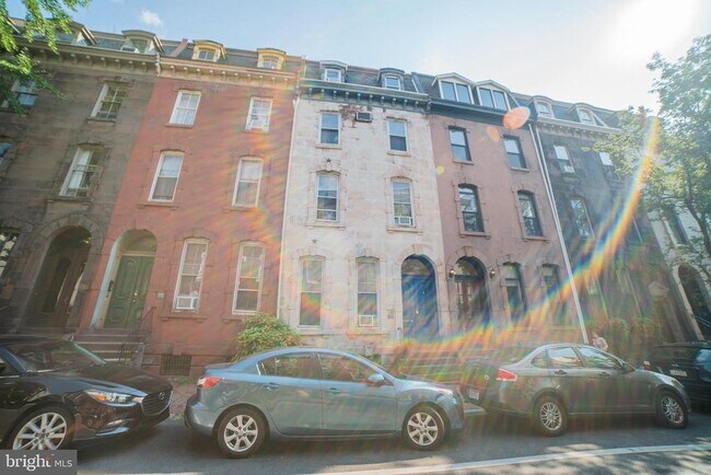 Building Photo - 2316 Spruce St