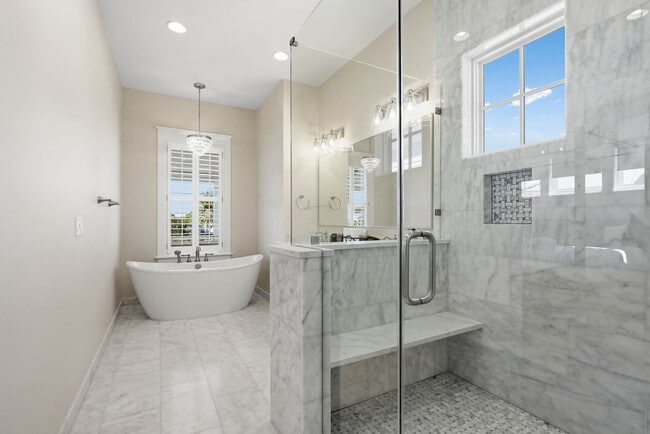 Building Photo - 419 Lakefront Dr