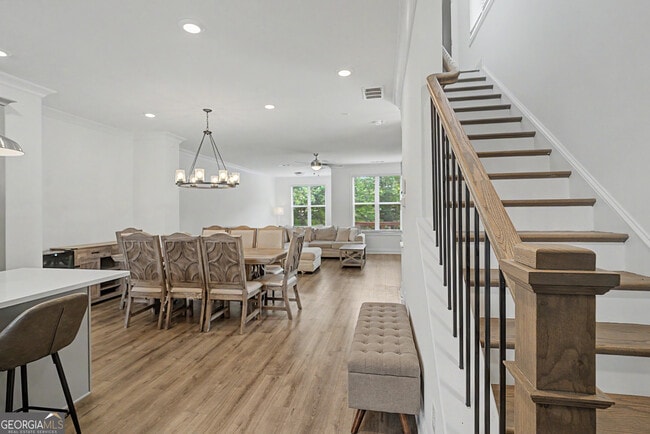 Building Photo - 847 Angora Aly