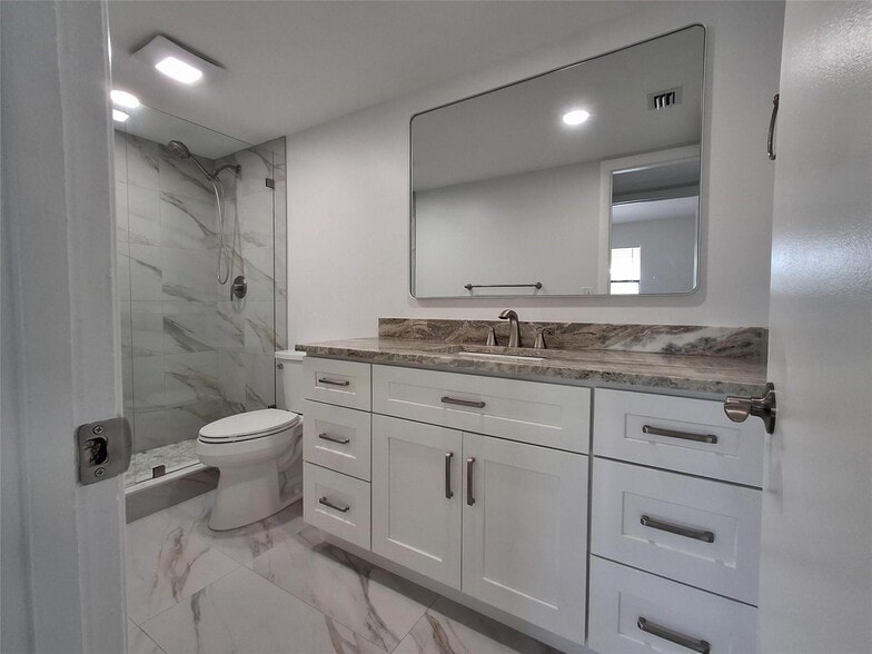 Building Photo - 8763 Shadow Wood Blvd