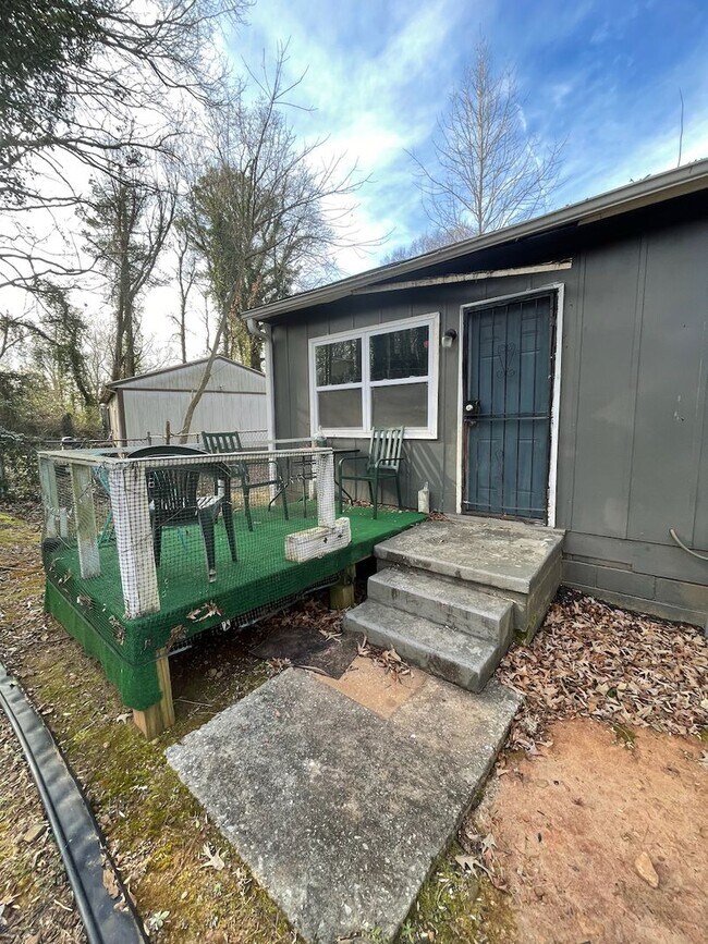 Building Photo - Cute House, Fenced Yard in in Thomasville Heights