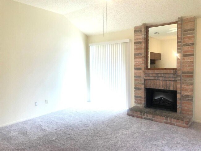 Building Photo - 2212 Millstone Dr